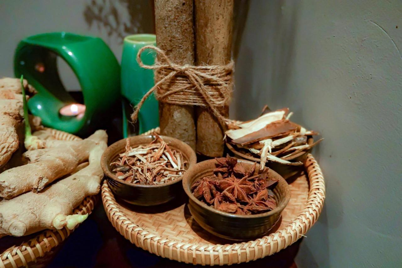 Allegro Hoi An . A Little Luxury Hotel & Spa מראה חיצוני תמונה Ayurvedic ingredients