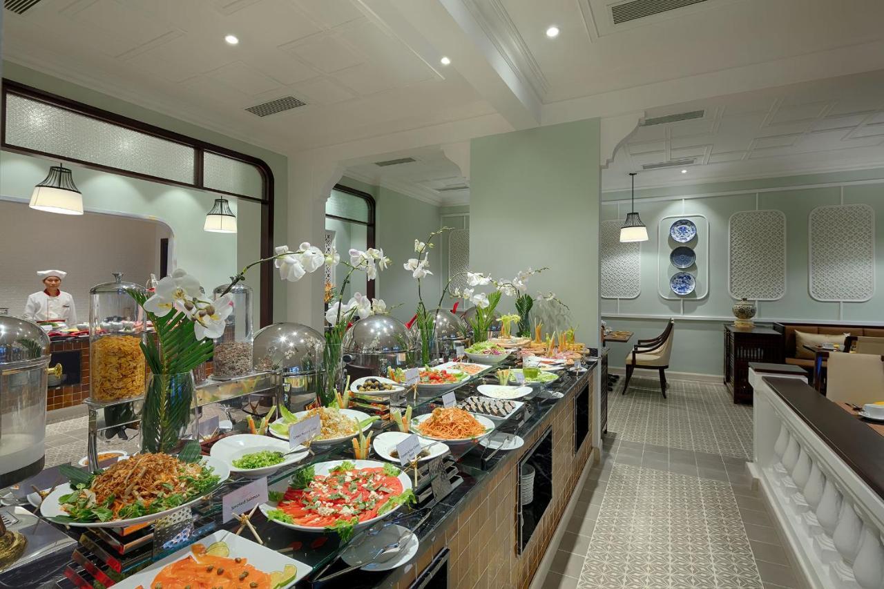 Allegro Hoi An . A Little Luxury Hotel & Spa מראה חיצוני תמונה The buffet at the hotel