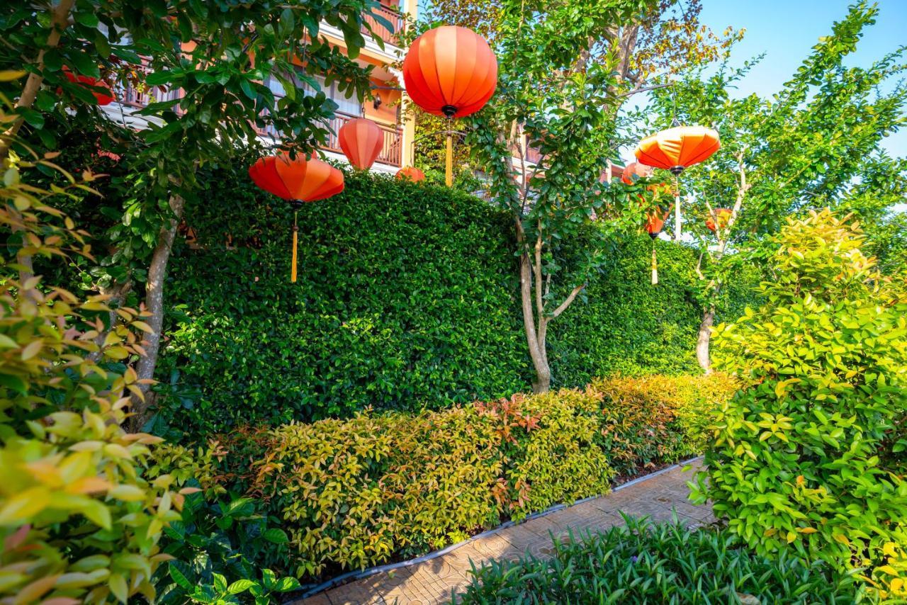 Allegro Hoi An . A Little Luxury Hotel & Spa מראה חיצוני תמונה Chinese lanterns in Chinatown, San Francisco